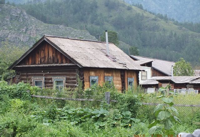 Дом на Чемале горный Алтай. Улица Советская Горно-Алтайск. Чемал улица Советская. Республика Алтай, Чемальский р-н, с. Чемал, Советская ул., 6.